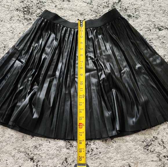 Faux Leather Pleated Skirt Womens Size M SHINESTAR - Picture 4 of 5